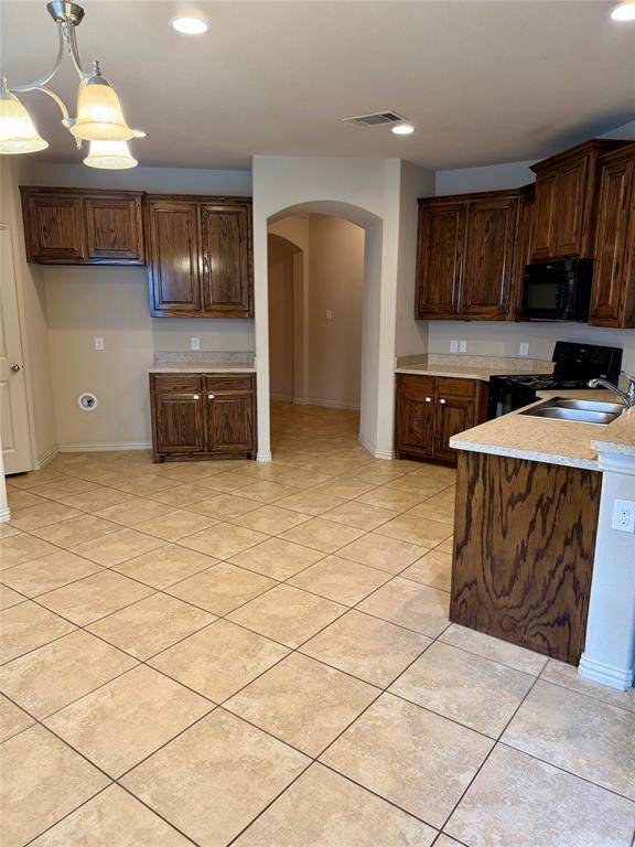 412 Stonecreek Drive, Princeton, TX 75407