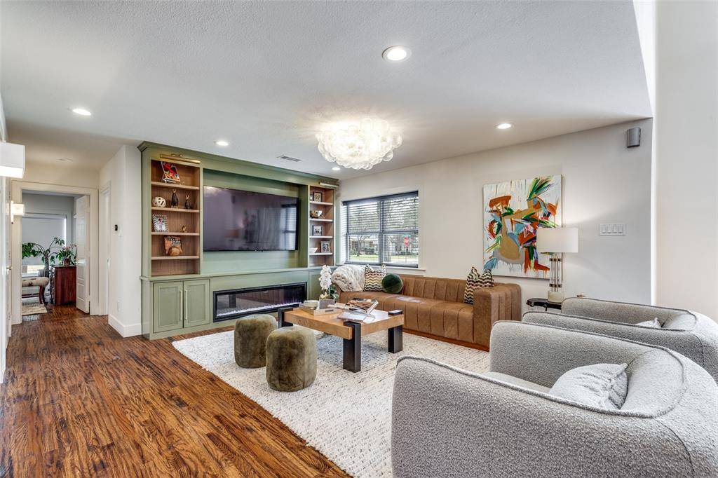 9831 Lakemont Drive, Dallas, TX 75220