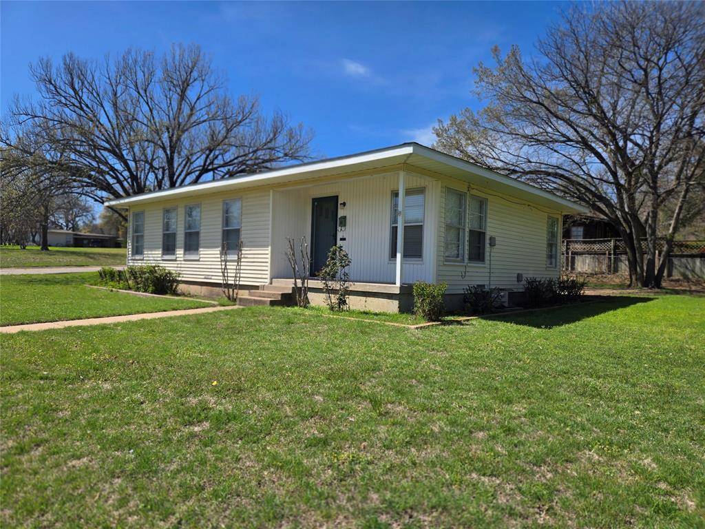 1224 S Lamar Street, Weatherford, TX 76086