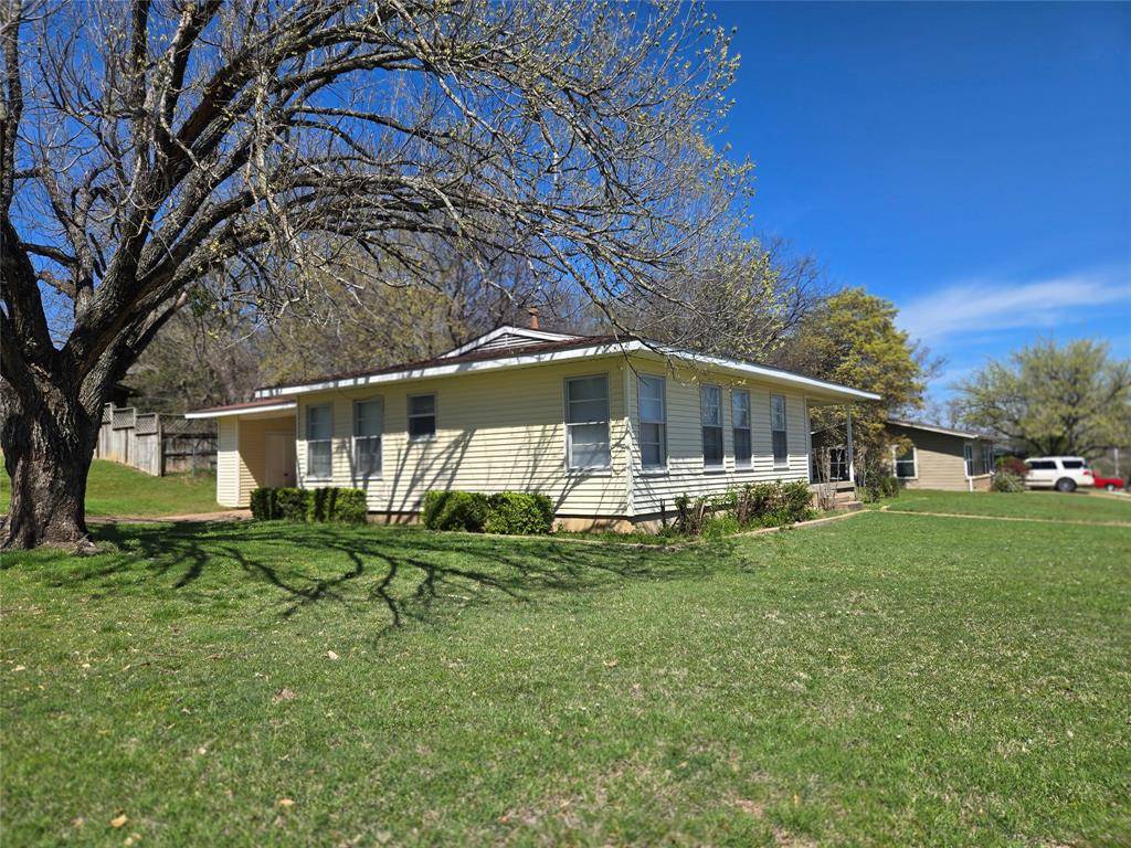 1224 S Lamar Street, Weatherford, TX 76086