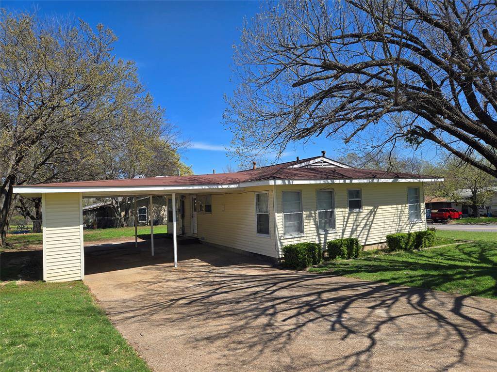 1224 S Lamar Street, Weatherford, TX 76086