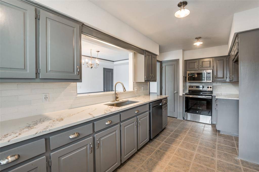 17079 Upper Bay Road, Addison, TX 75001