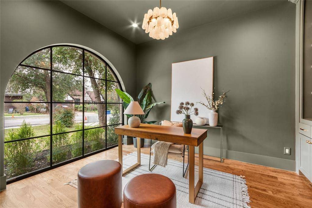 8611 San Fernando Way, Dallas, TX 75218