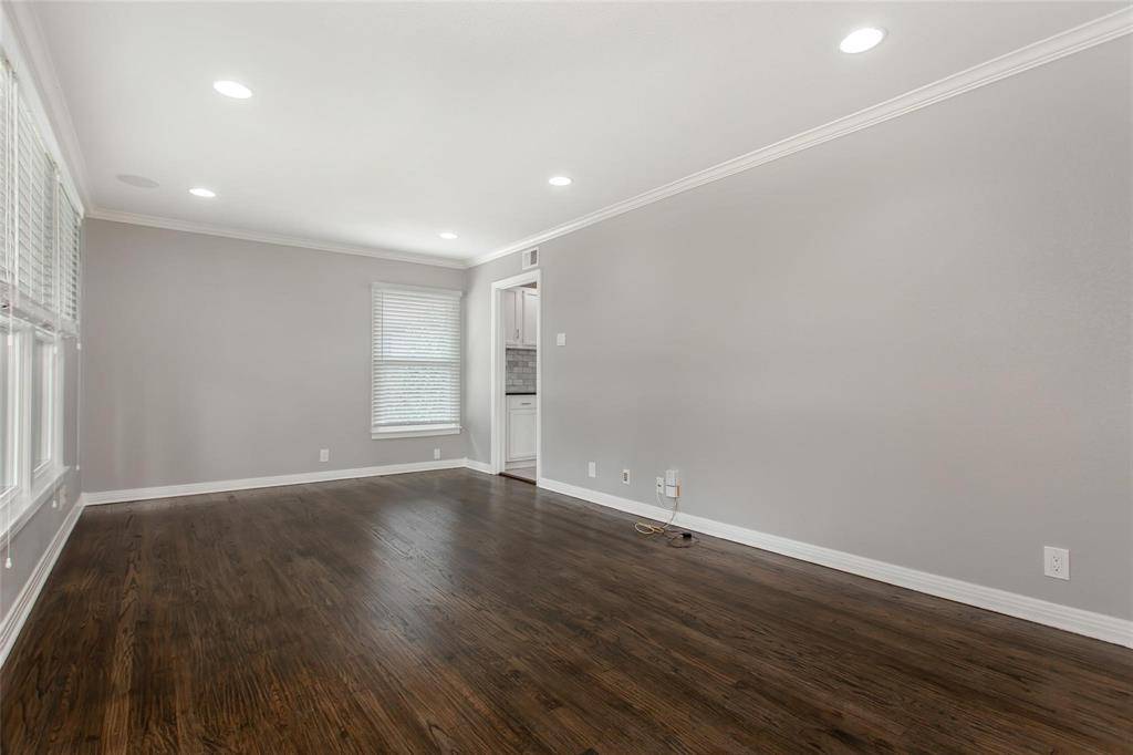 570 Bondstone Drive, Dallas, TX 75218