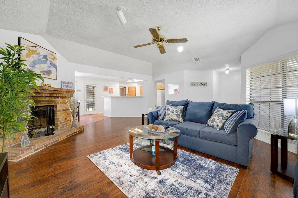 4823 Hollow Ridge Road, Dallas, TX 75227