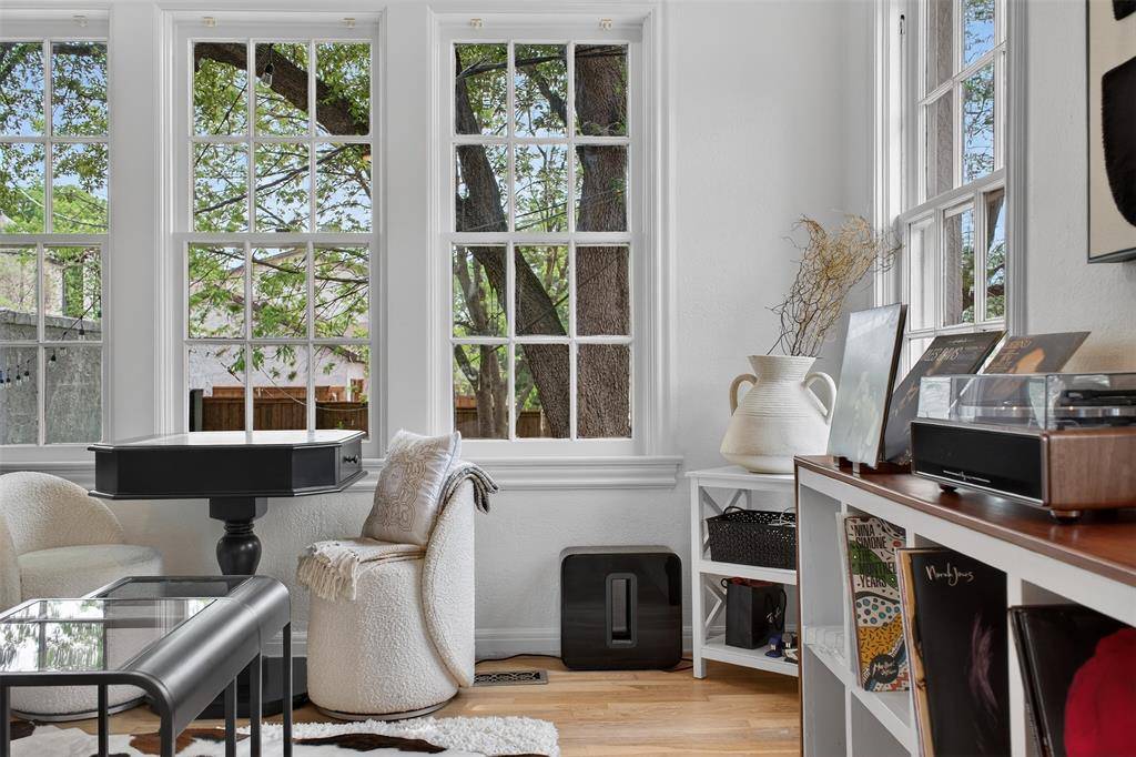 6802 Clayton Avenue, Dallas, TX 75214