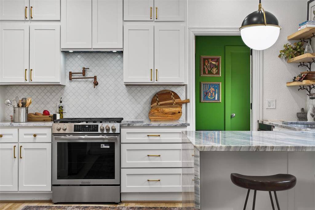 6802 Clayton Avenue, Dallas, TX 75214