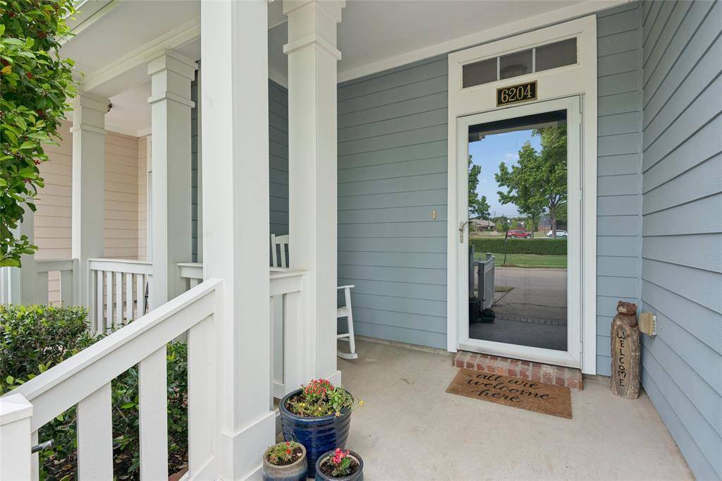 6204 Crescent Street, North Richland Hills, TX 76180