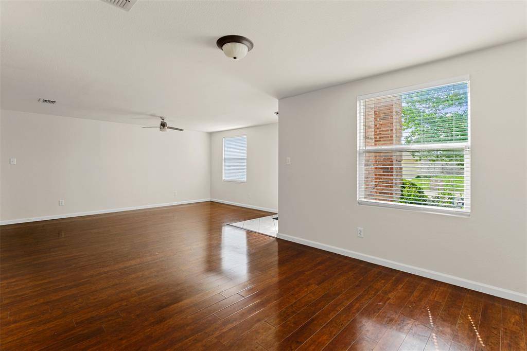 1416 Erin Drive, Burleson, TX 76028