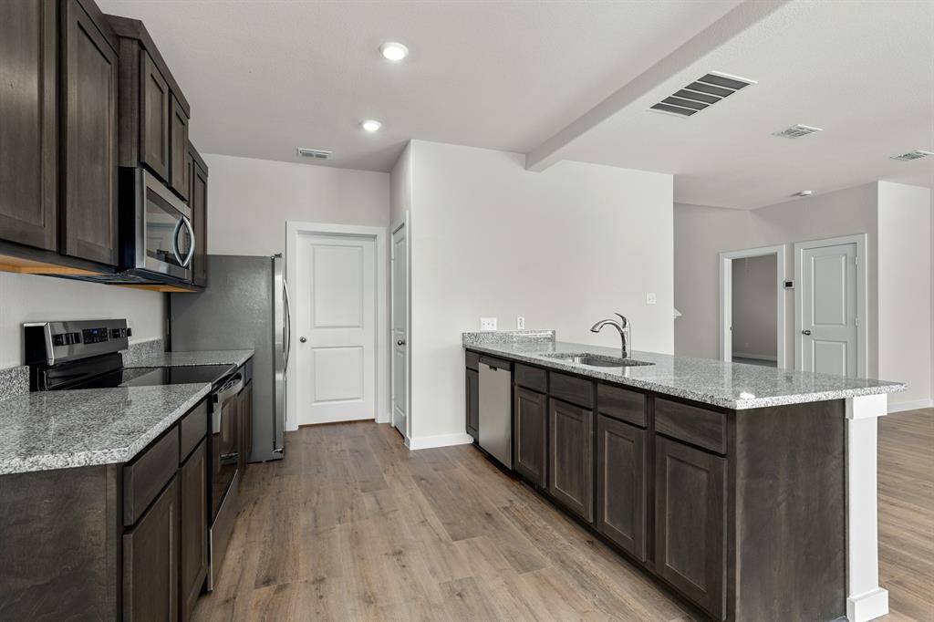 1724 Paul Drive, Seagoville, TX 75159