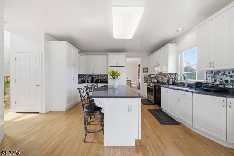 15 Dana Dr, Andover Twp., NJ 07848