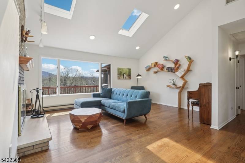 5 Bucky Ln, Vernon Twp., NJ 07462