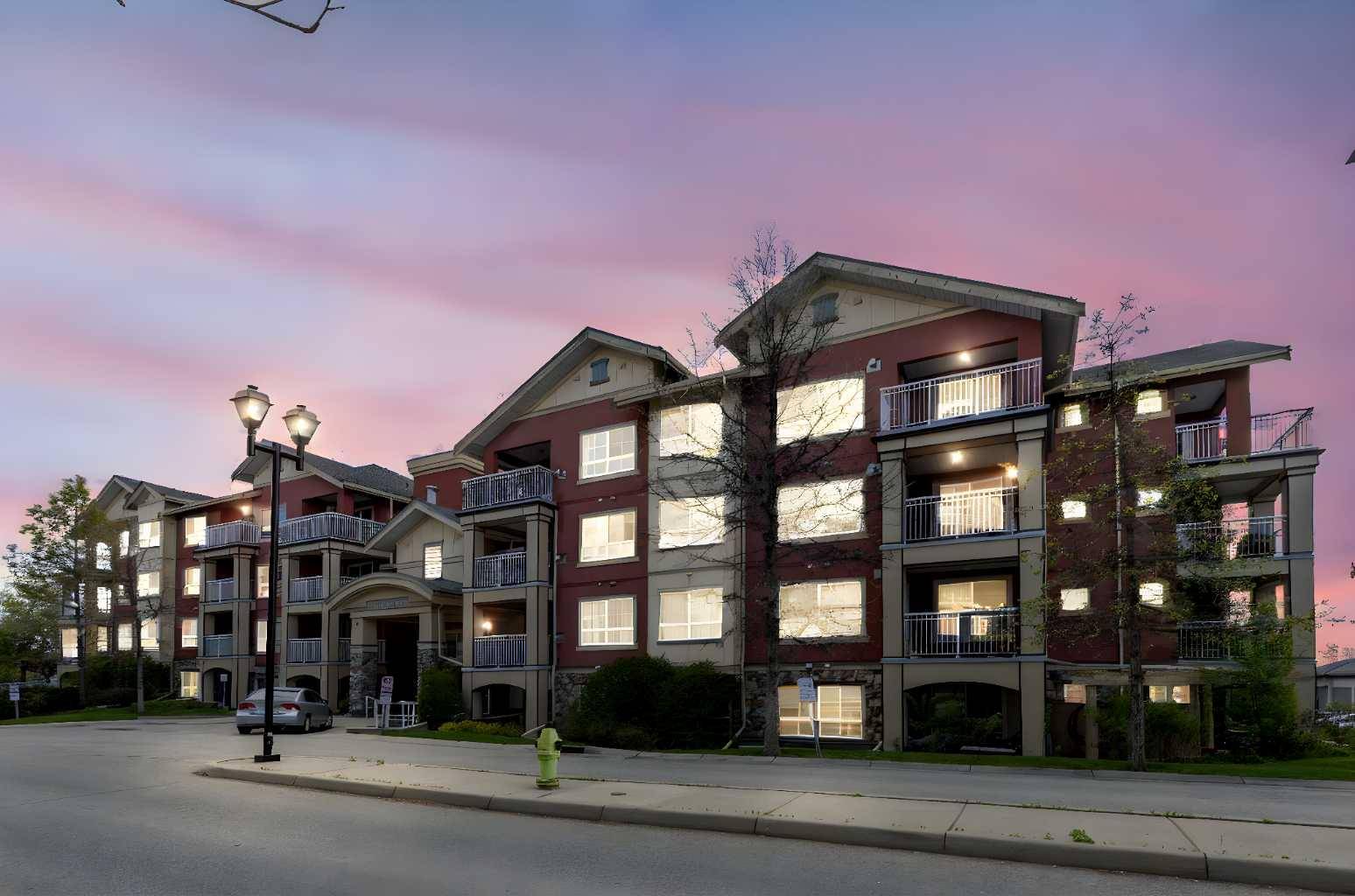 22 Richard PL SW #129, Calgary, AB T3E 7N6