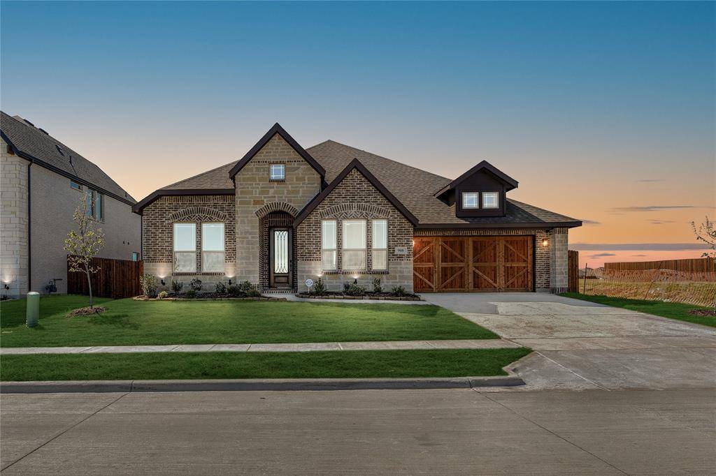 908 Lasalle Drive, Red Oak, TX 75154
