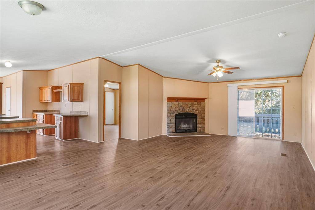 331 Prairie Lane, Azle, TX 76020