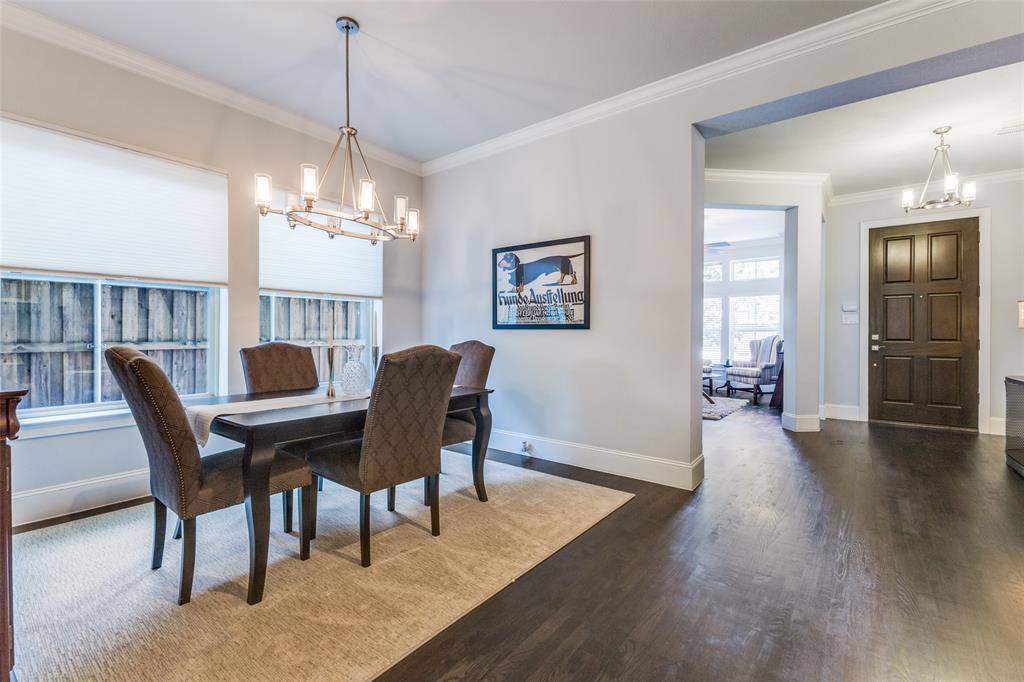 4008 N Cresthaven Road, Dallas, TX 75209