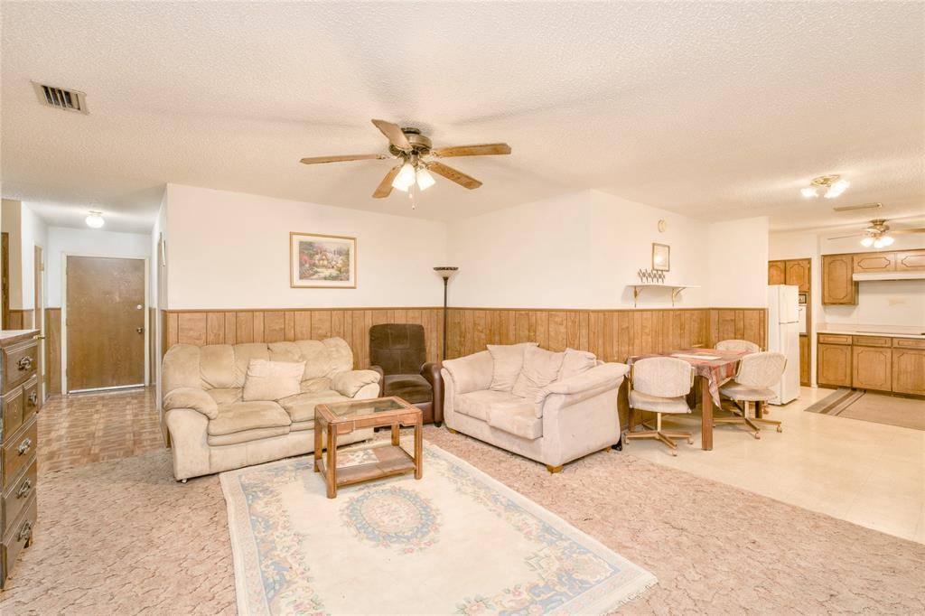 1717 Oak Tree Drive, Denton, TX 76209