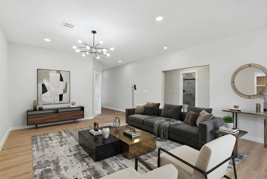 1502 E Ann Arbor Avenue, Dallas, TX 75216