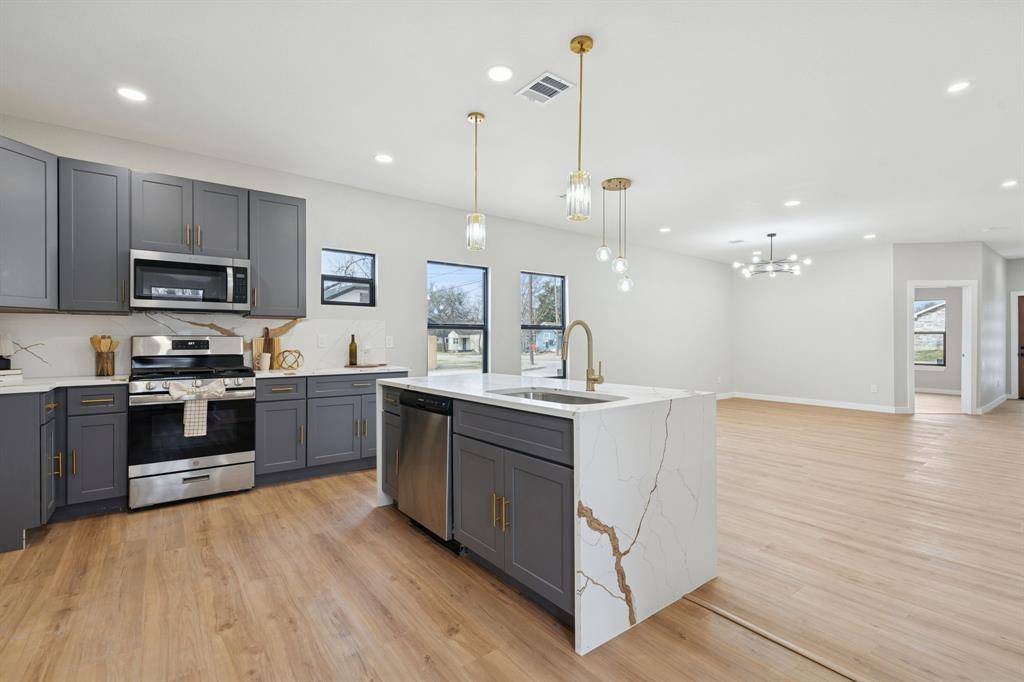 1502 E Ann Arbor Avenue, Dallas, TX 75216