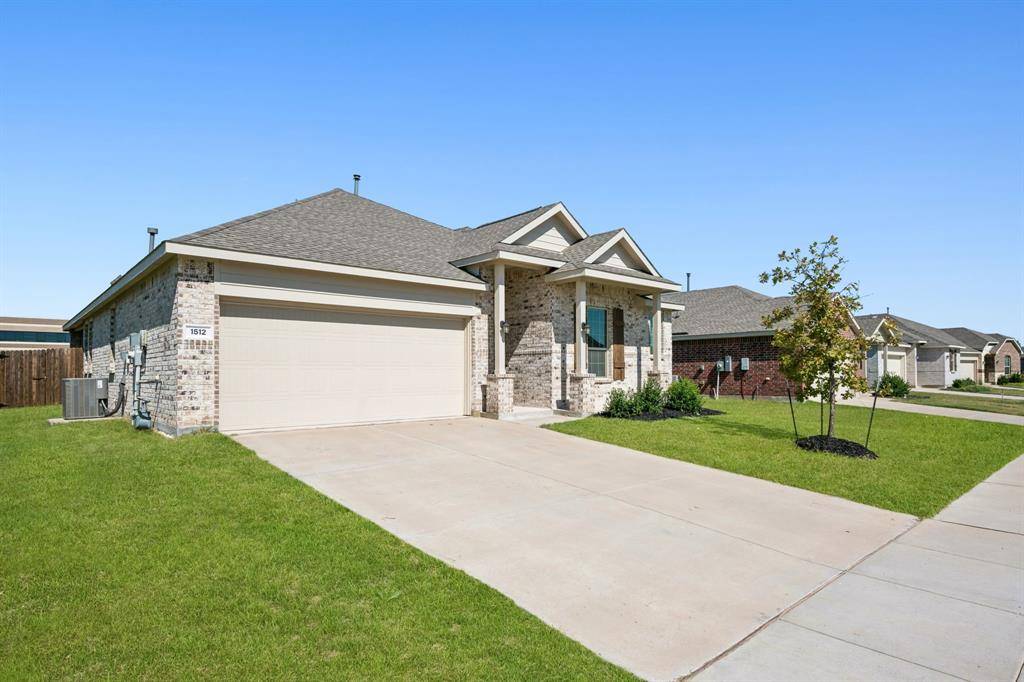 1512 Helmoken Falls Drive, Anna, TX 75409