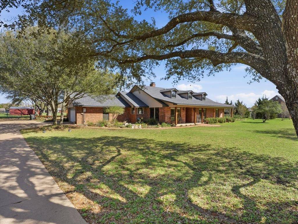 525 Becky Lane, Waxahachie, TX 75165