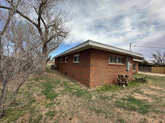 2204 Carl Street, Big Spring, TX 79720