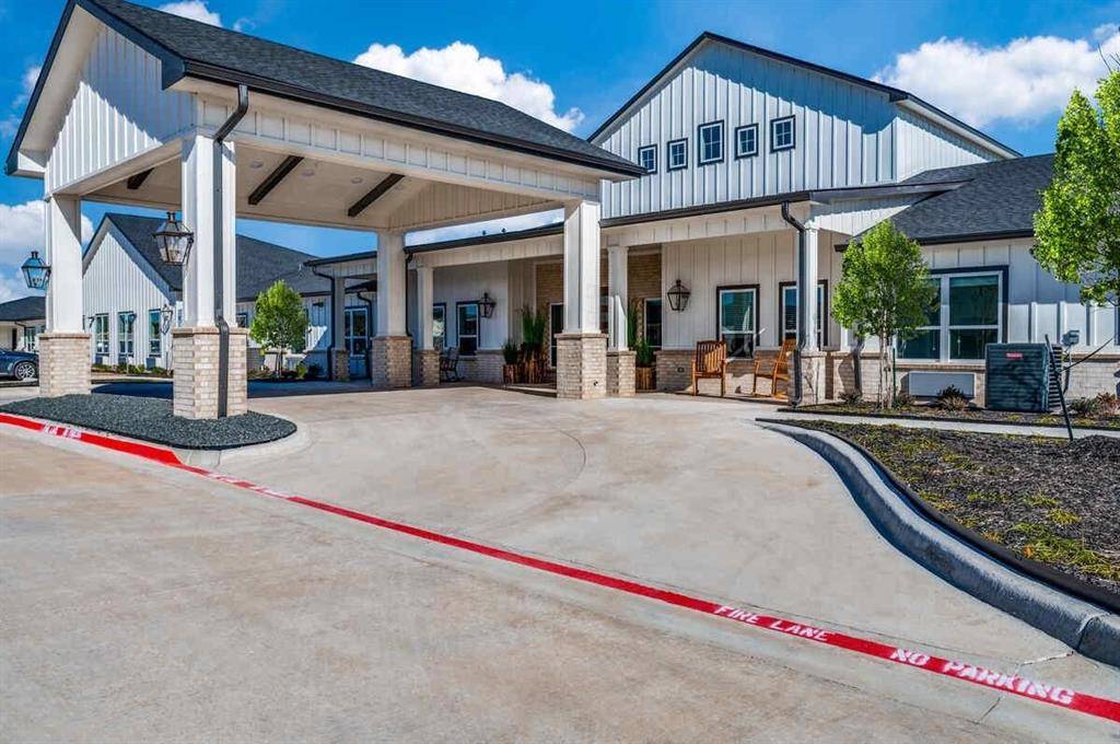 820 W McLeroy Boulevard #2024, Saginaw, TX 76179