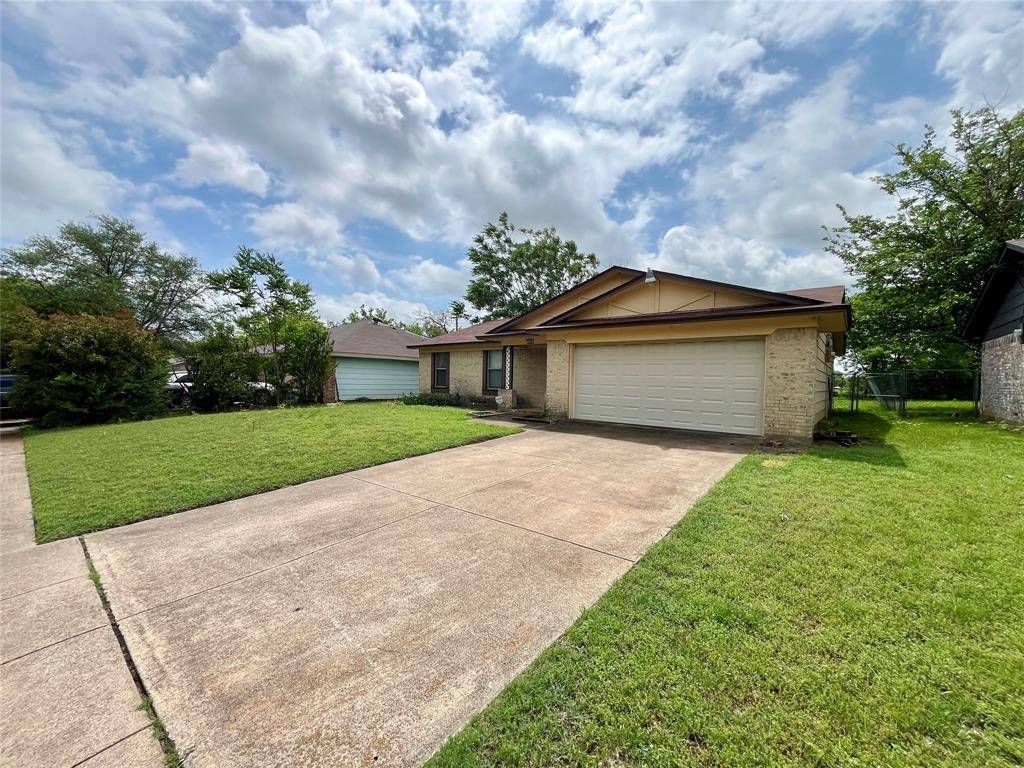 858 Lexington Drive, Lancaster, TX 75134