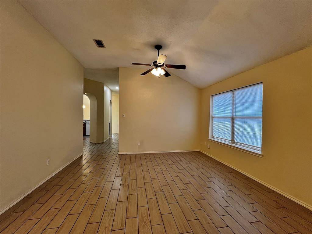 609 Blueberry Hill Lane, Mansfield, TX 76063