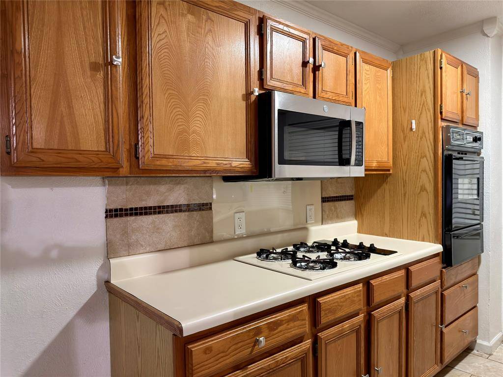 1519 Clearbrook Street, Lancaster, TX 75134