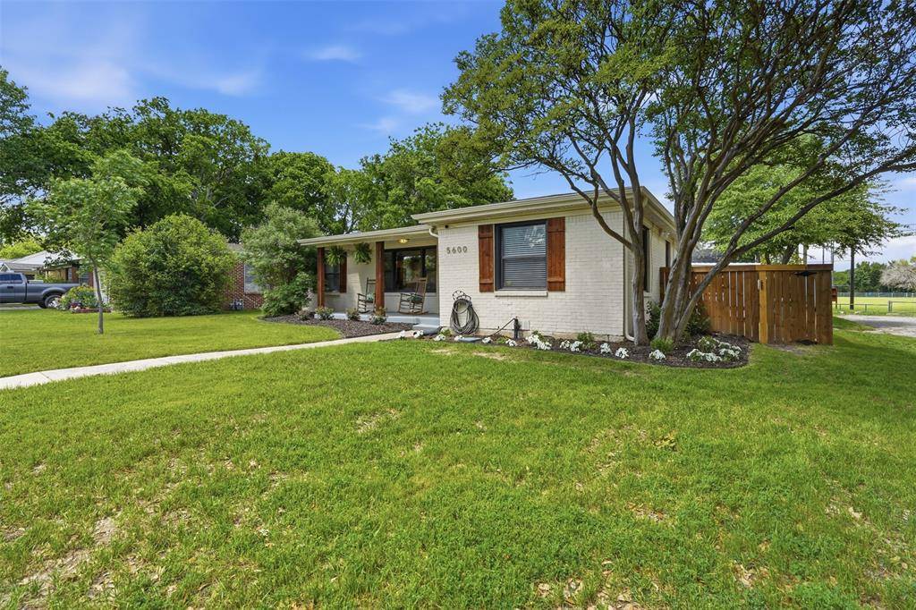 5600 Dennis Avenue, Fort Worth, TX 76114