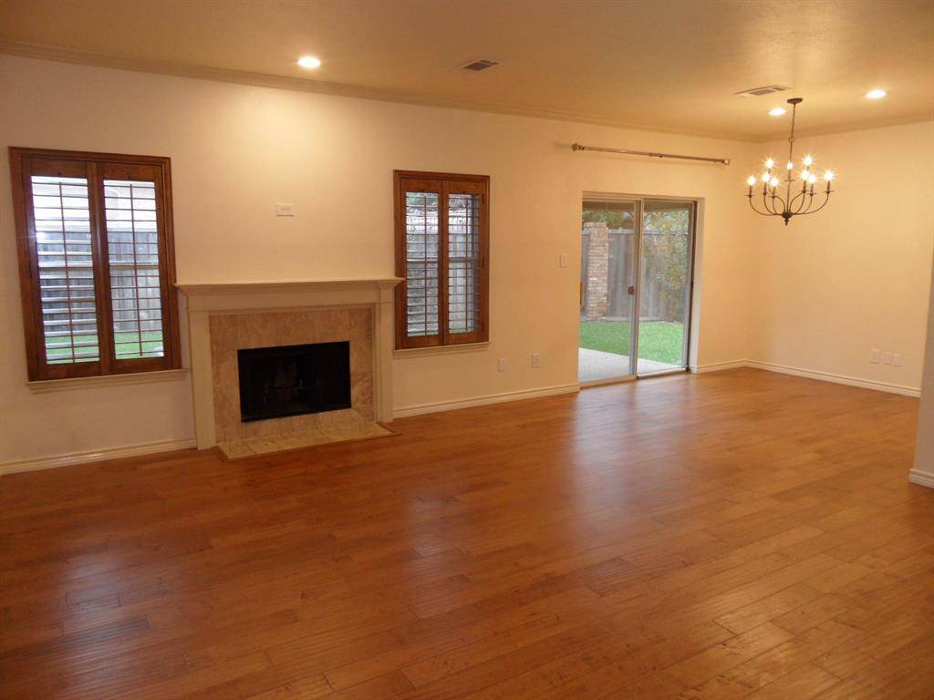 5743 Remington Park Square, Dallas, TX 75252