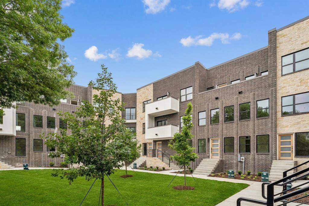 2731 Azalea Park Circle, Fort Worth, TX 76107