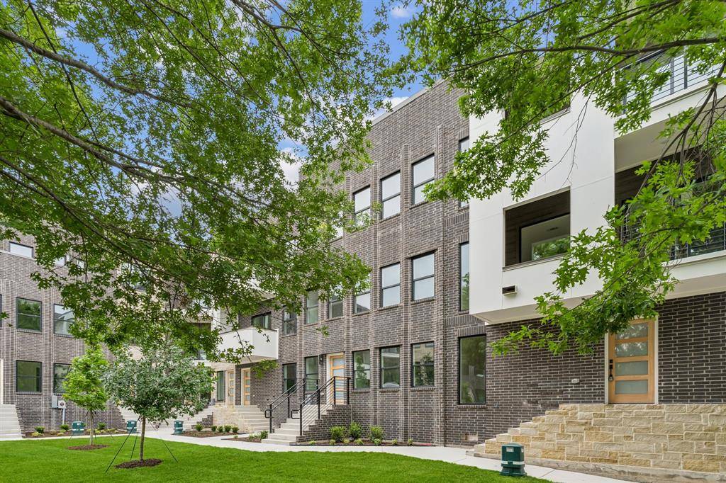 304 Golden Bell Lane, Fort Worth, TX 76107