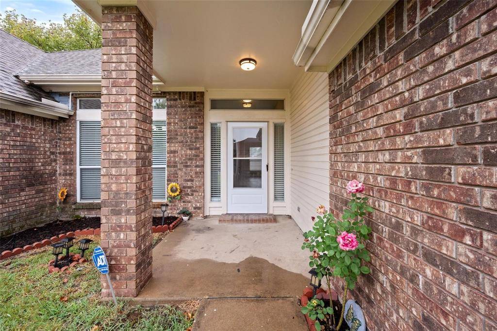 4241 Briar Hill Drive, Grand Prairie, TX 75052
