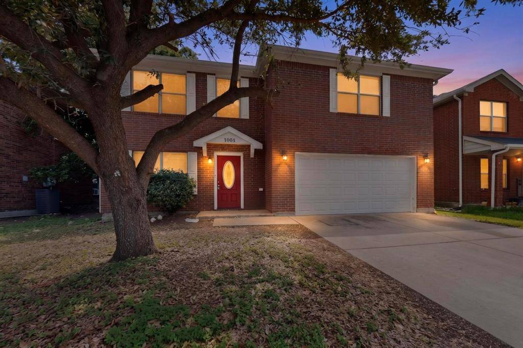 1001 Vicksburg Drive, Ennis, TX 75119