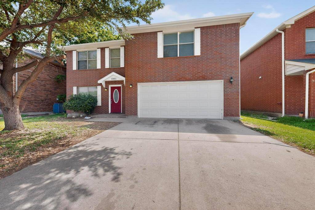 1001 Vicksburg Drive, Ennis, TX 75119