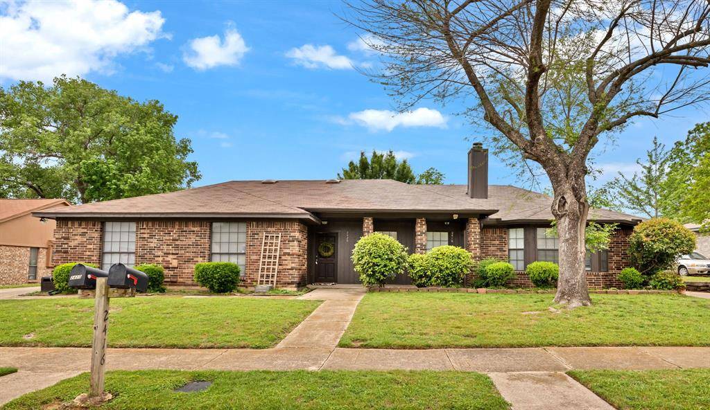 2416 Oakmont Drive, Bedford, TX 76022