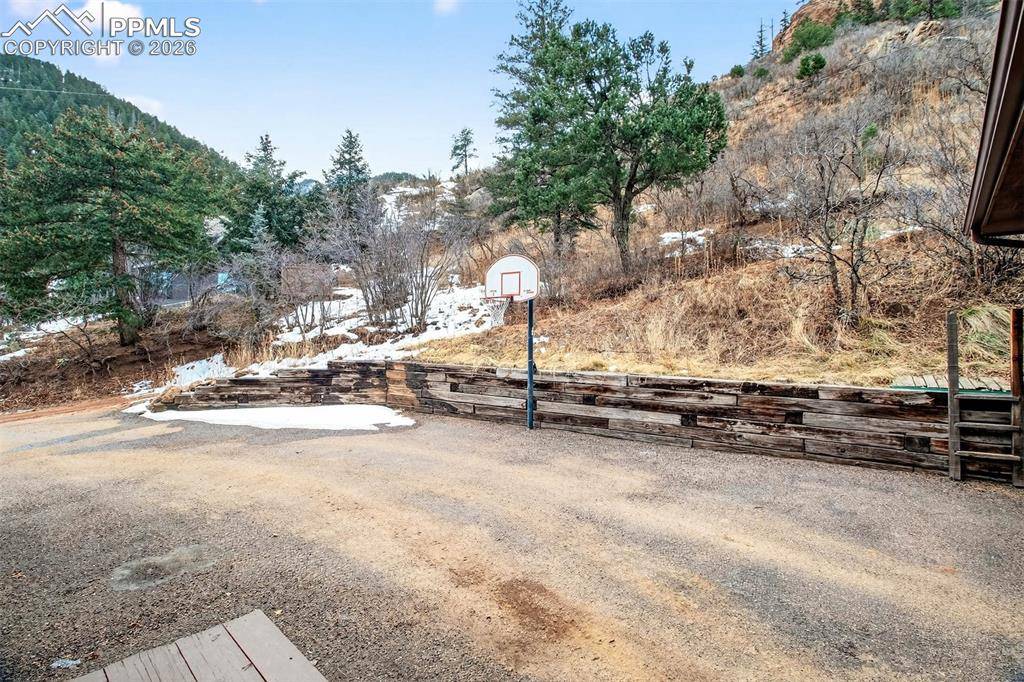 1445 Sutherland Creek RD, Manitou Springs, CO 80829