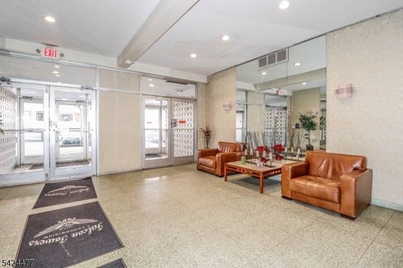 276 Prospect St #4D, East Orange City, NJ 07017