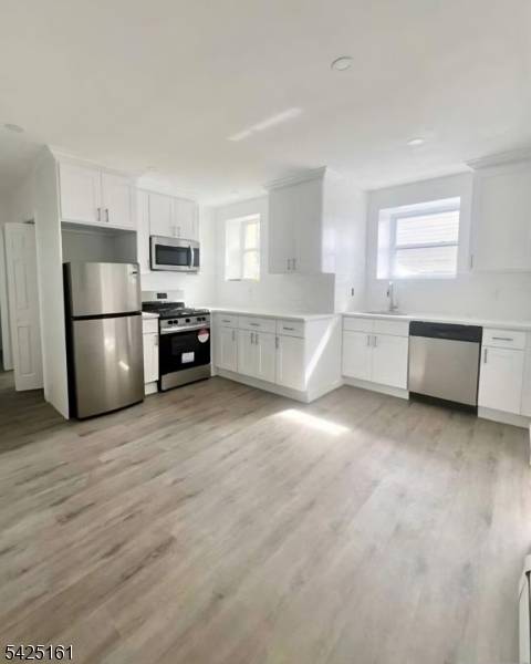 280 Macarthur Ave, Garfield City, NJ 07026