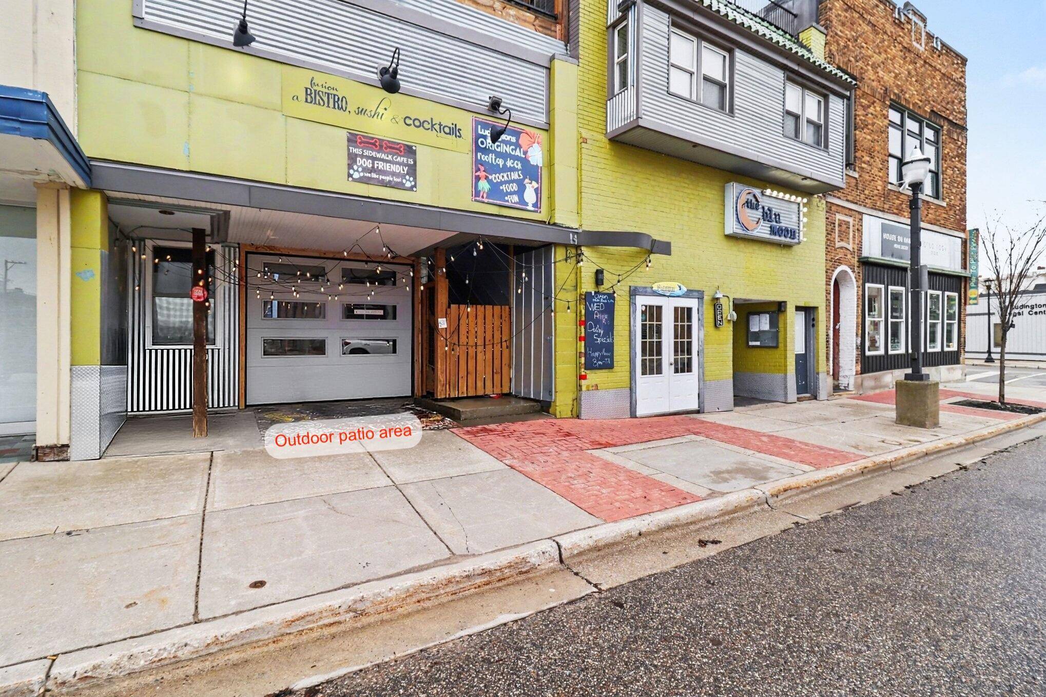 121 & 125 S James ST, Ludington, MI 49431