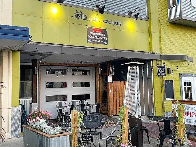 121 & 125 S James ST, Ludington, MI 49431