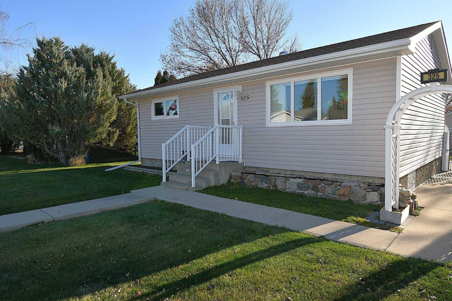 325 4 AVE, Bassano, AB T0J 0B0
