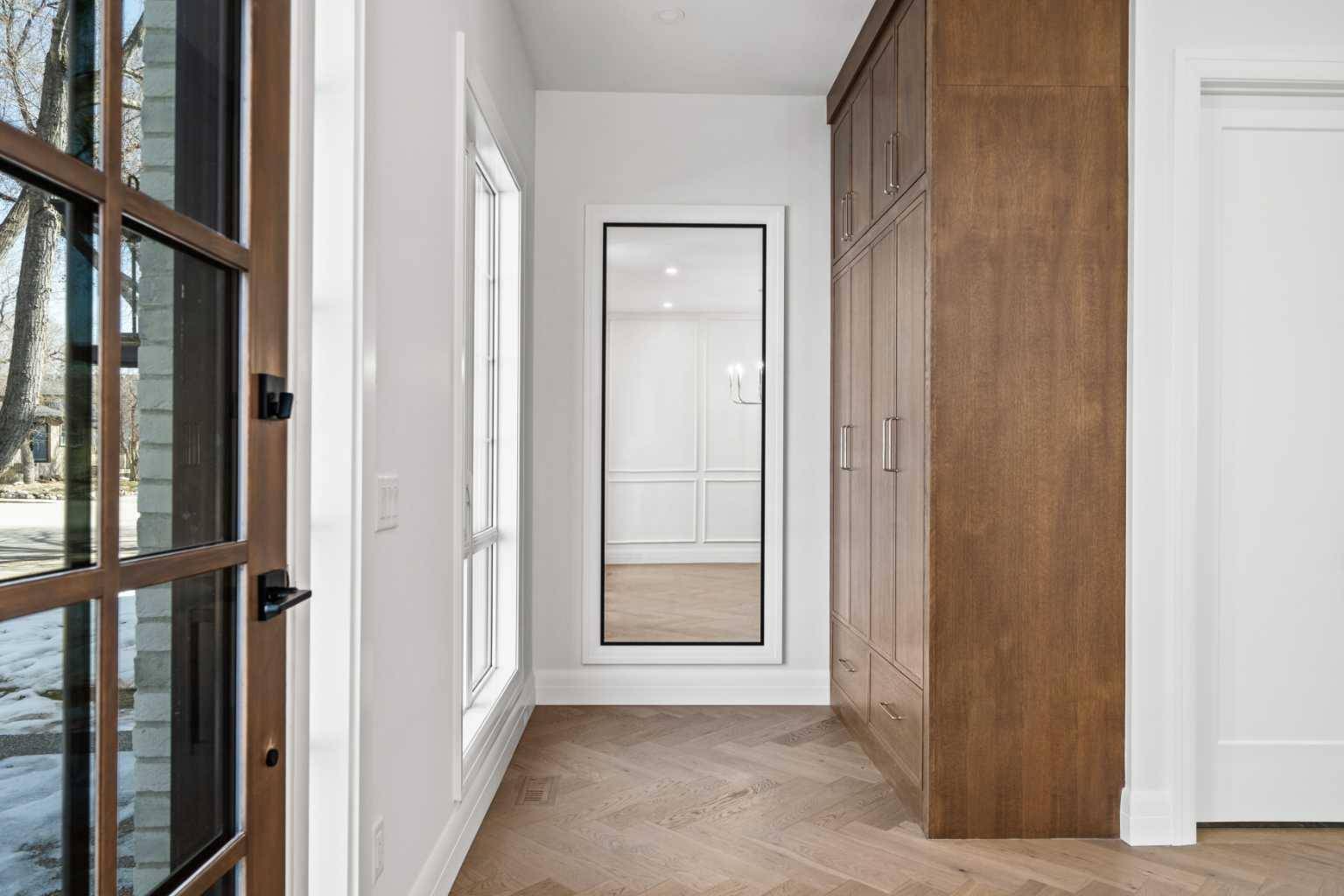 2407 4 AVE NW, Calgary, AB T2N 0P3