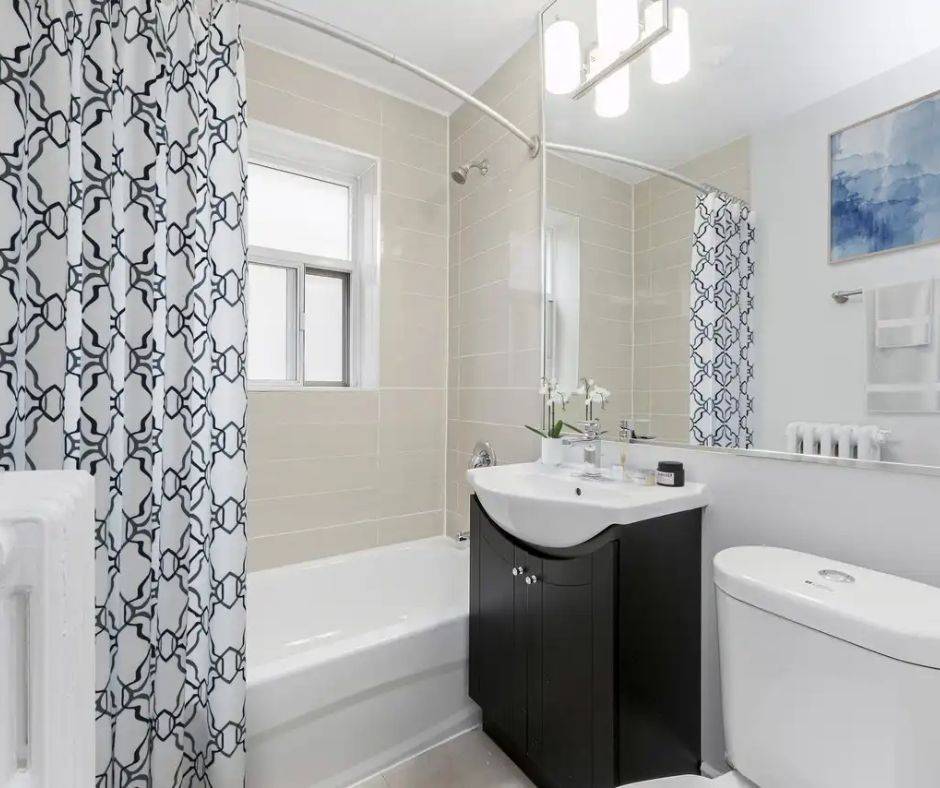 2402 Queen ST E #33, Toronto E06, ON M1N 1A2