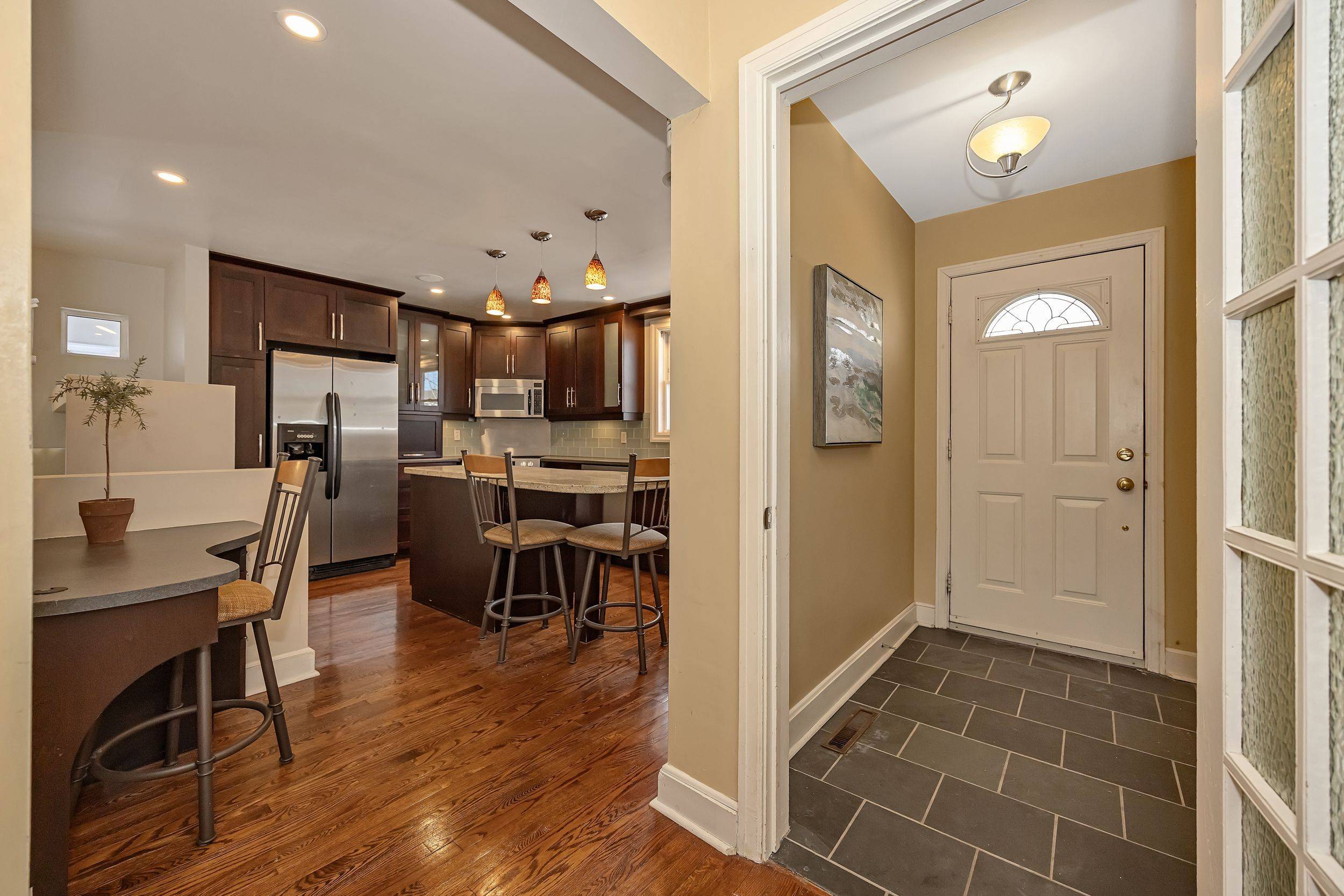 573 Courtenay AVE, Carlingwood - Westboro And Area, ON K2A 3B4