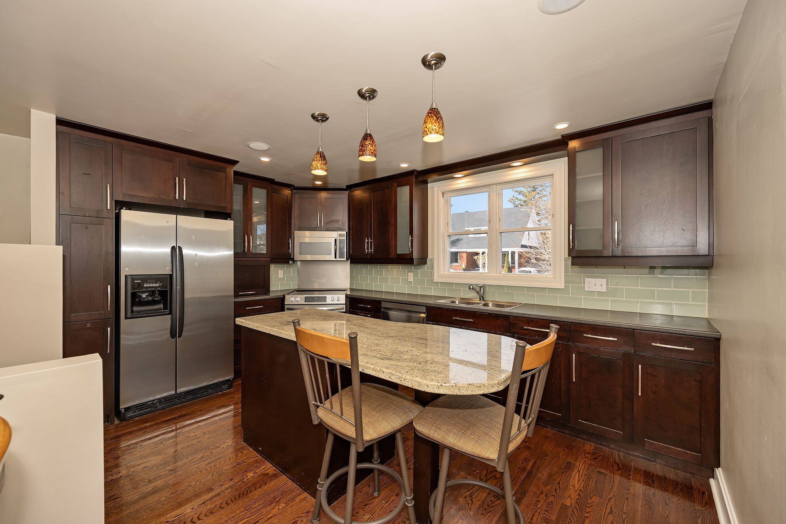 573 Courtenay AVE, Carlingwood - Westboro And Area, ON K2A 3B4