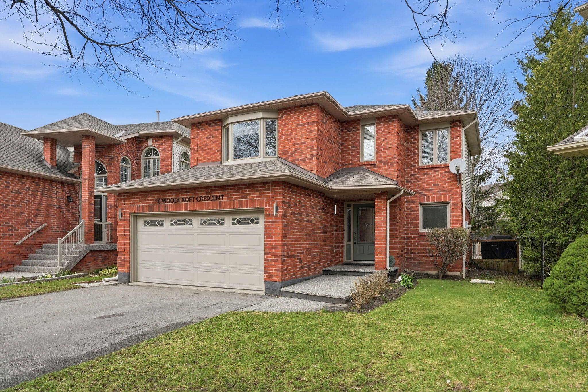 6 Woodcroft CRES, Hamilton, ON L8B 0H1