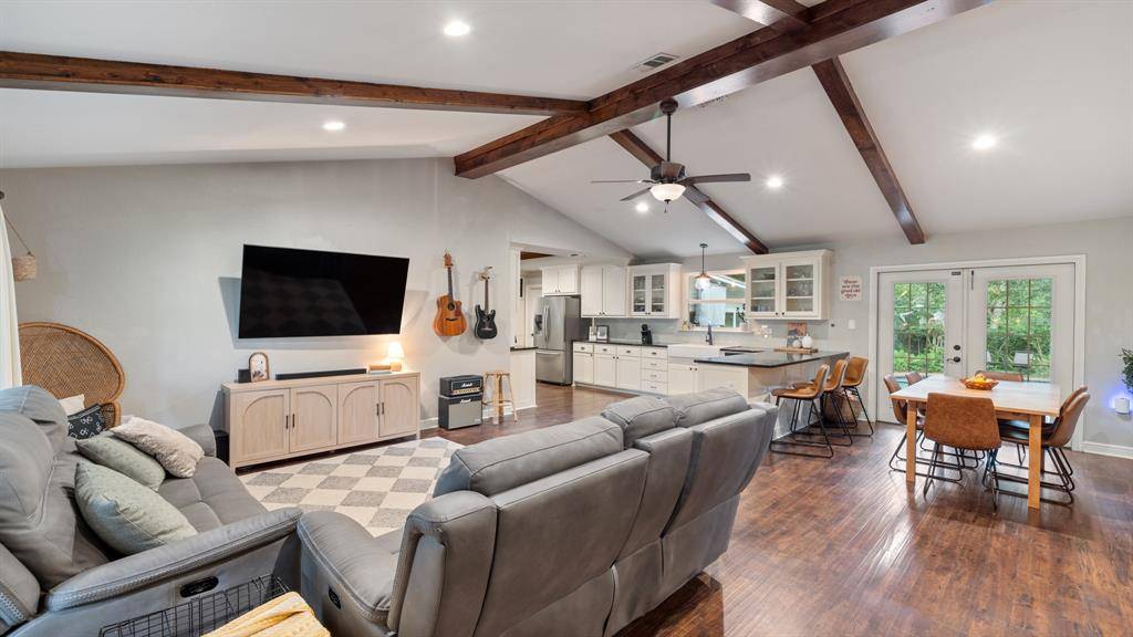 518 W Kansas Street, Van, TX 75790